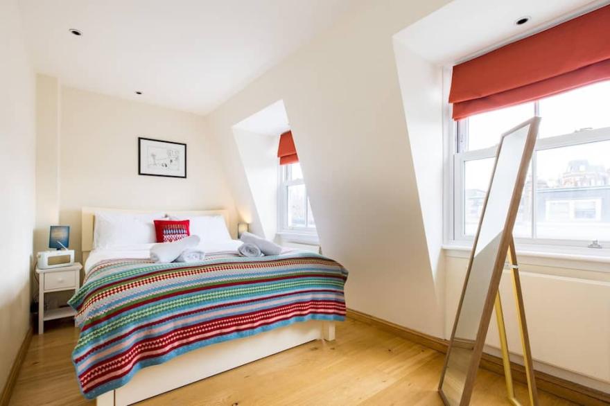 Pass the Keys | Cosy and light flat with a roof terrace in Chelsea