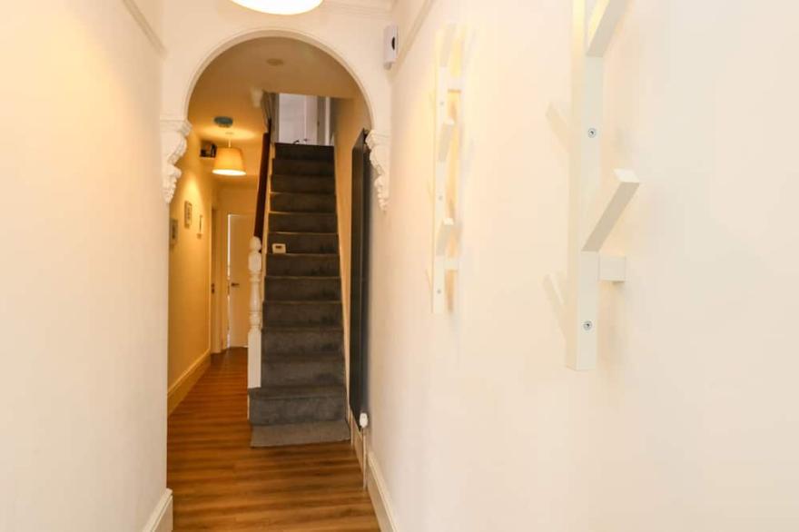 SEASIDE HOUSE, pet friendly, with a garden in Gorleston-On-Sea