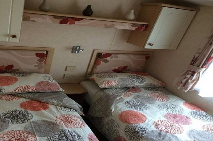 Luxury 2 bedroom static caravan in the stunning South-West of England