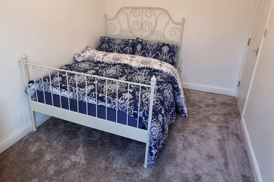 Spacious 4 Bedroom House near Rochdale Swimming Pools