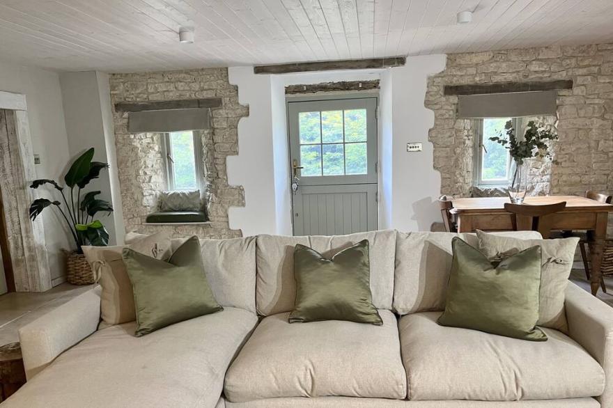 The Dovetail - Authentic Cotswolds Living