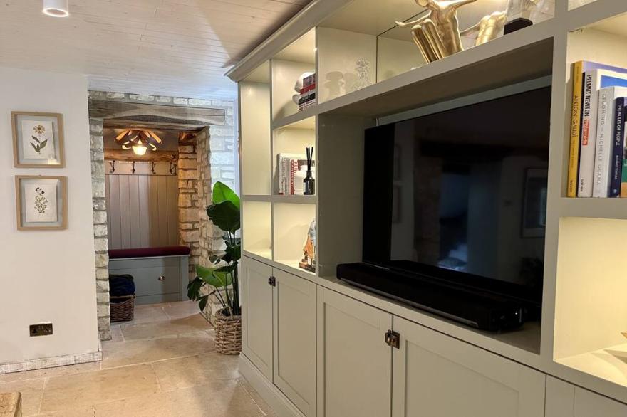 The Dovetail - Authentic Cotswolds Living