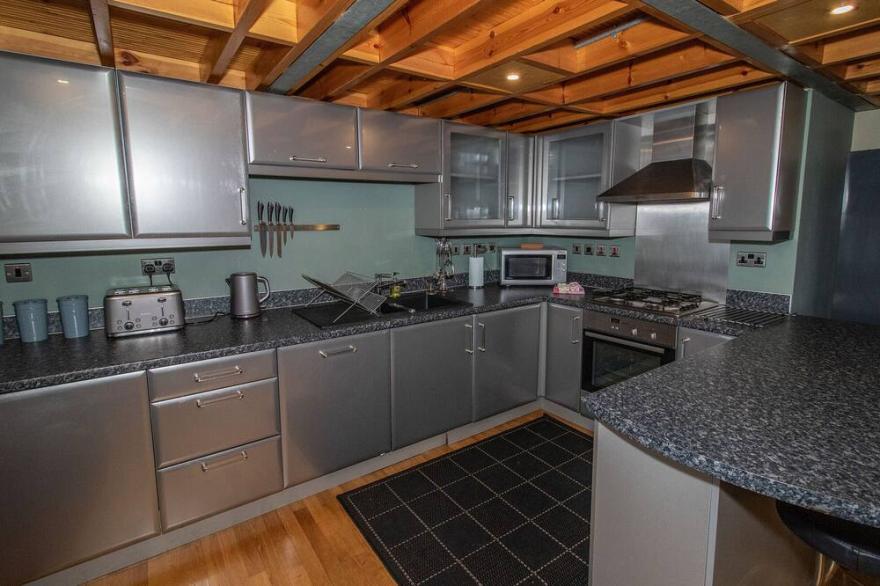 College Street - 3 bedroom luxury apt.in Merchant City