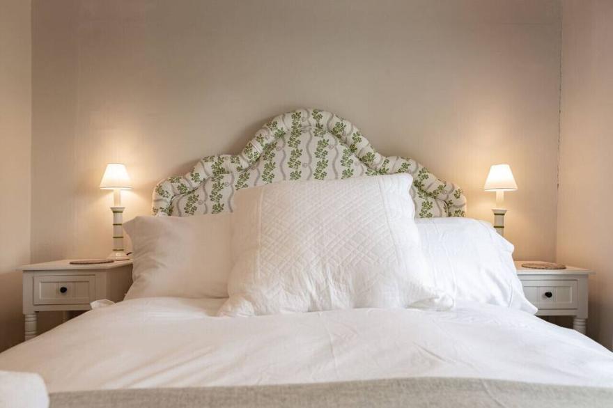 Charming Country Cottage Near Nailsworth