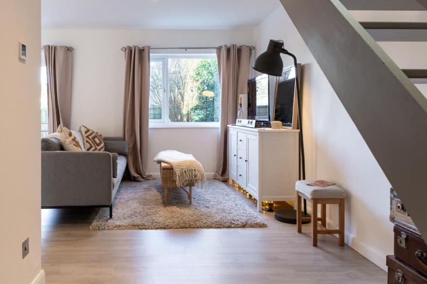 Modern 2 BD w Garden in the Heart of Tetbury