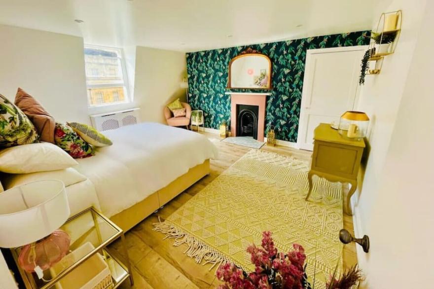 Period Penthouse with Stunning Views over Bath!
