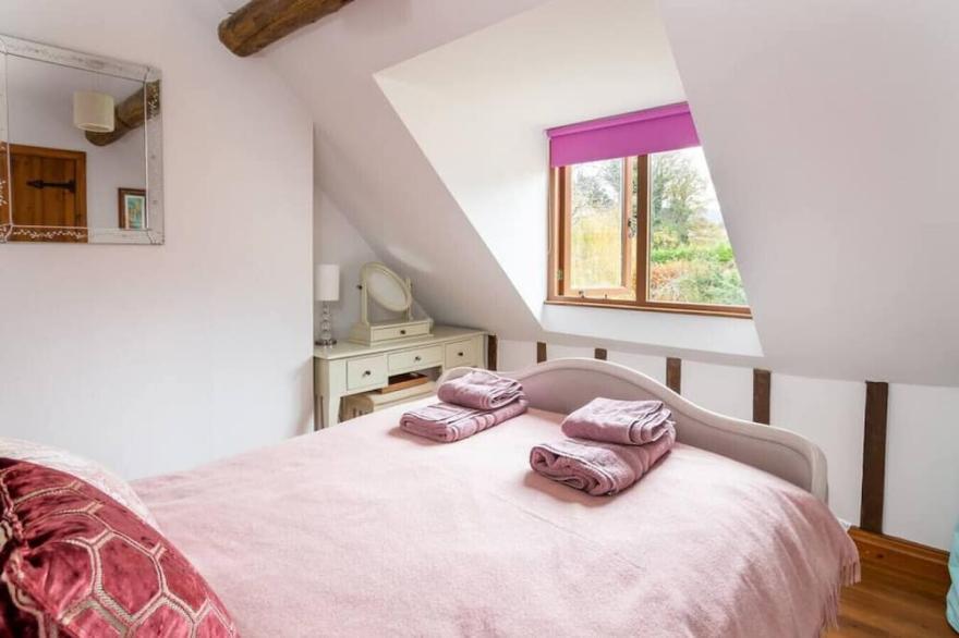 Granary Cottage - Luxury Barn Conversion!