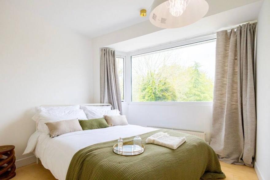Entire House 5mins from chocolate factory, University, accessible to city centre