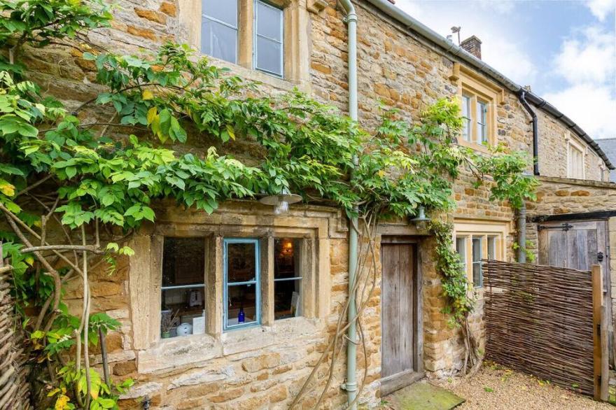 Charming 2BD Cottage in the Heart of Kingham!