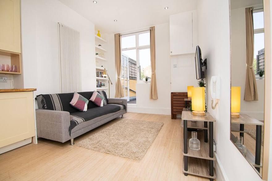 Amazing Chic Little Venice Gem One Bed Apartment!