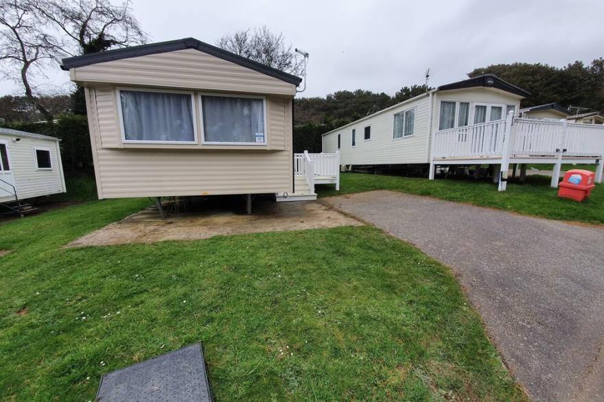 Cozy 3 bedroom family caravan