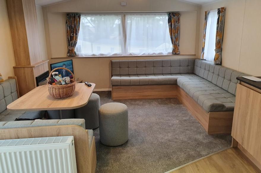 Cozy 3 bedroom family caravan