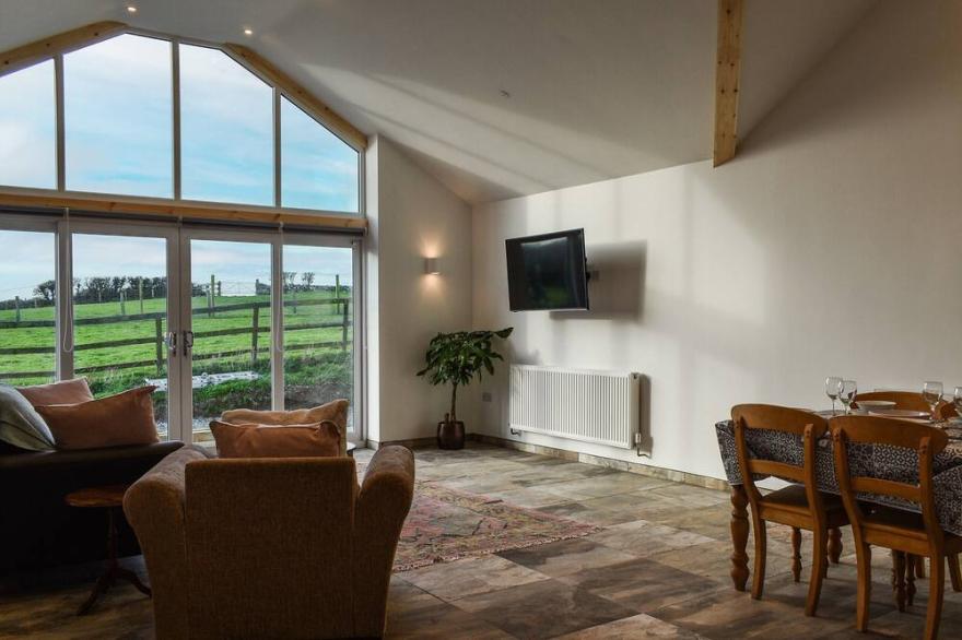 2 bedroom accommodation in Llanfachraeth, near Holyhead