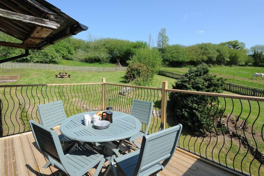 MILL HOUSE, pet friendly, character holiday cottage in Pelynt