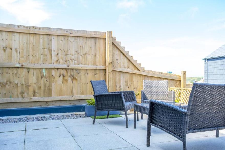 THE WAVES, pet friendly, country holiday cottage in Crantock