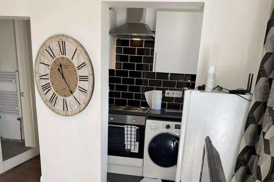 Home away from Home Studio Flat Dartford