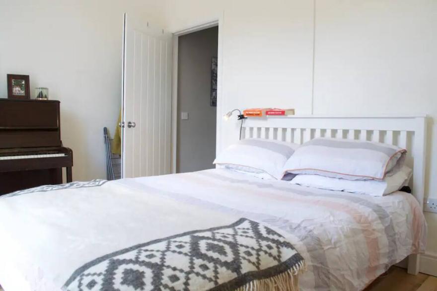 Modern 1BD Flat in Edinburgh