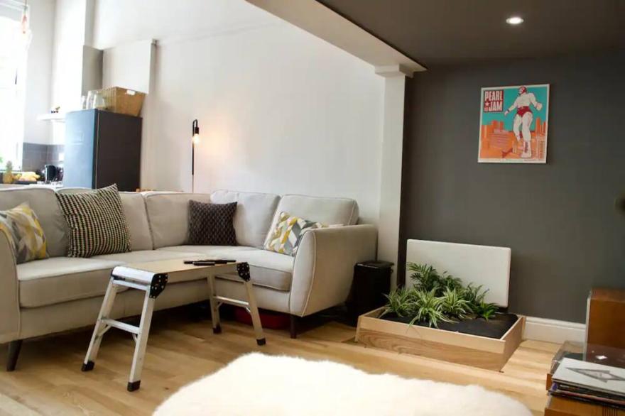 Modern 1BD Flat in Edinburgh