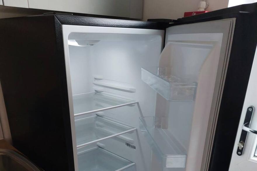 Apartment 5. (20 min walk to Bristol Airport)