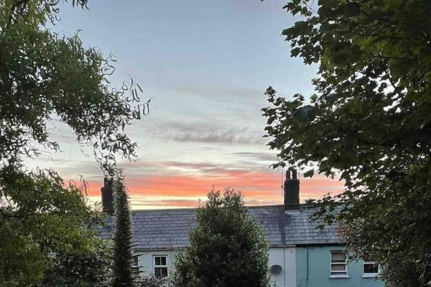 Cosy, pet friendly cottage, 5 min from sandy beach