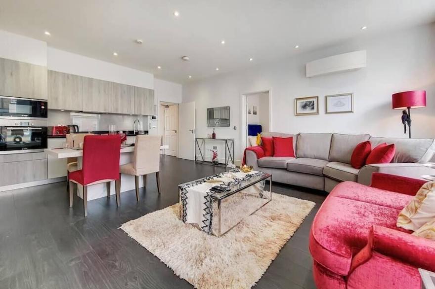Super Deluxe 2-Bedroom Apartment Off BakerStreet
