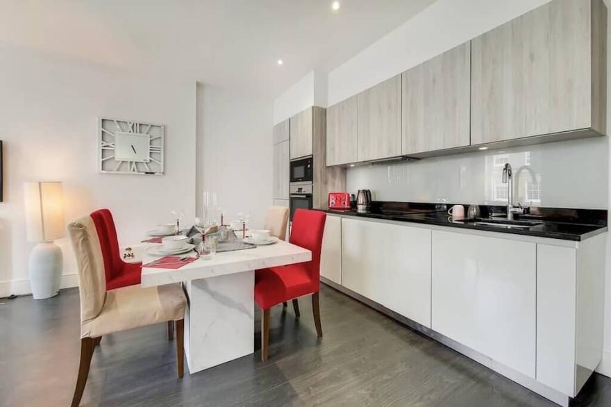 Super Deluxe 2-Bedroom Apartment Off BakerStreet