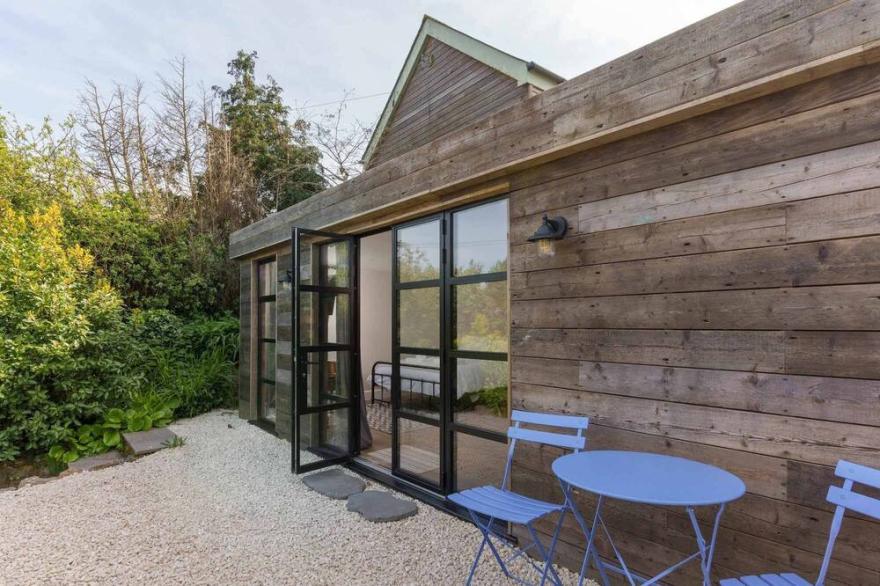 Cosy Cottage & Cabin, Central St Agnes