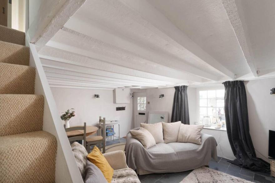 Cosy Cottage & Cabin, Central St Agnes