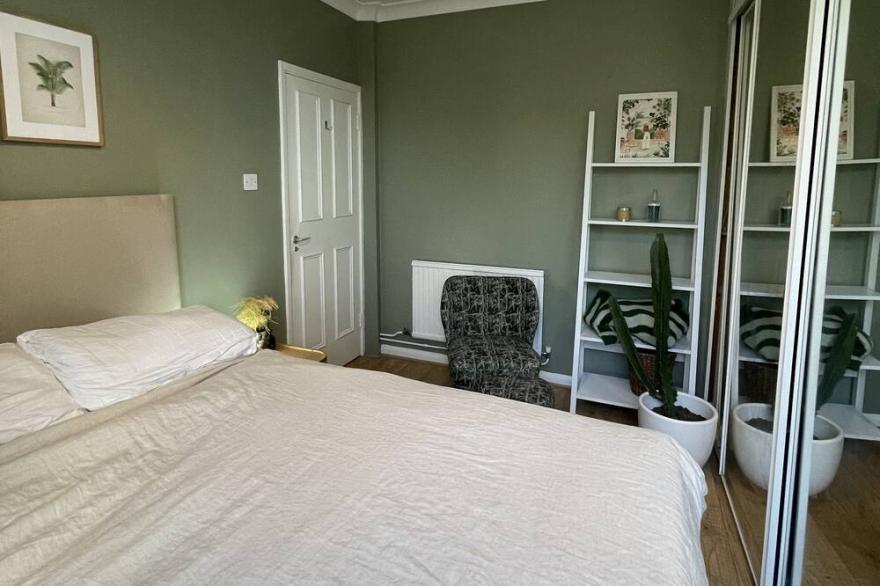 Cute One Bedroom Flat Just 15 Mins to Central Ldn!