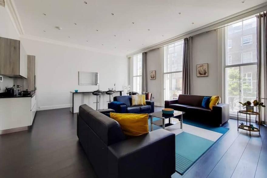 Beautiful One Bedroom Apartment with Balcony & AC