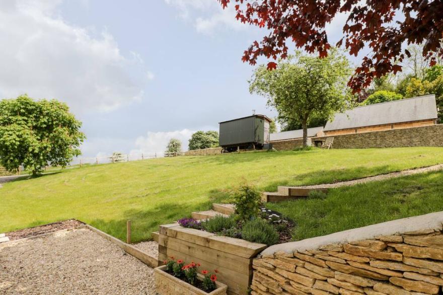 THE COW SHED, pet friendly, with a garden in Frampton Mansell