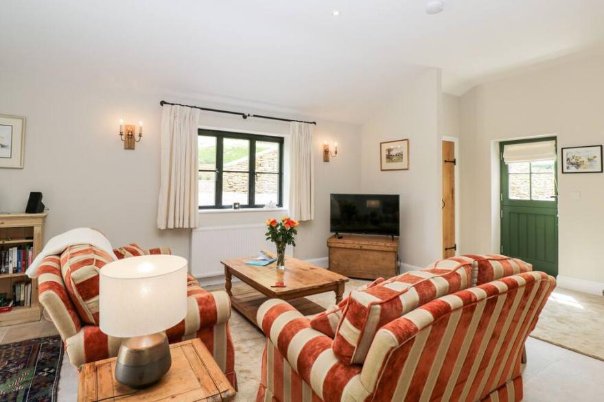 THE COW SHED, pet friendly, with a garden in Frampton Mansell