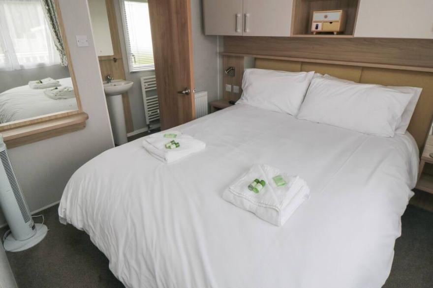 FINCH 47, family friendly, country holiday cottage in Cayton