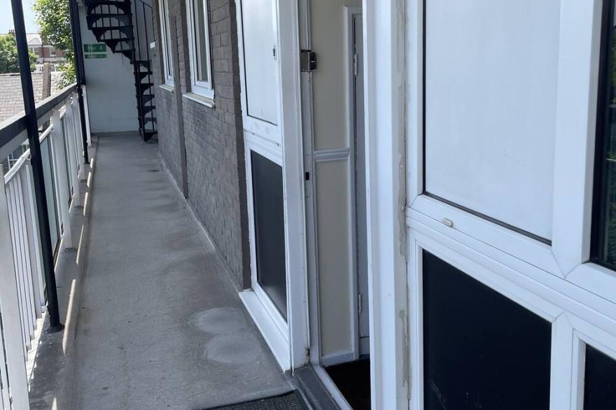 Central London Zone 1 Battersea Zone 2.  walking distance into Zone 1.