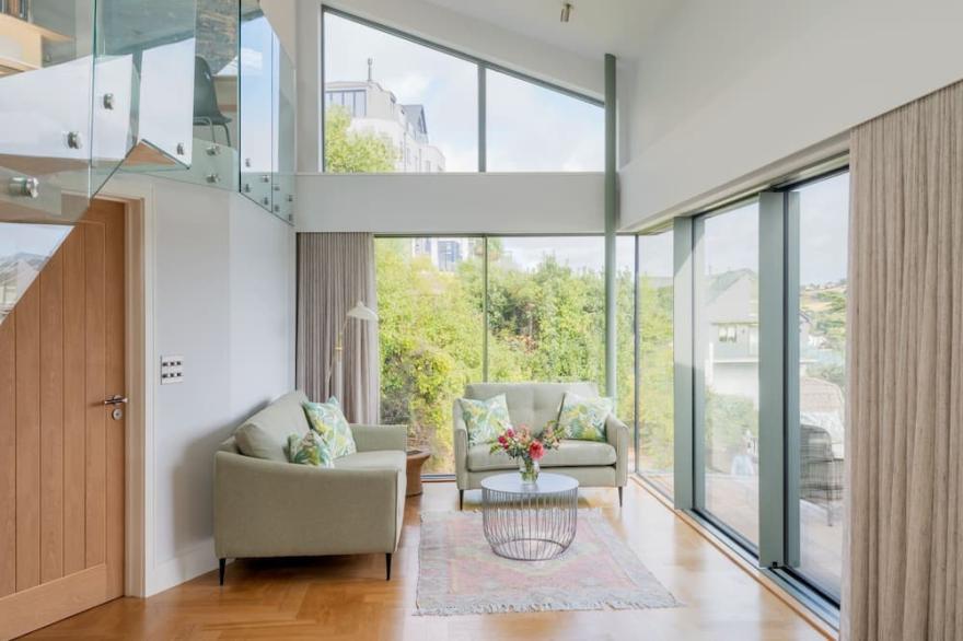 Bamboo House -  a house that sleeps 4 guests in 2 bedrooms