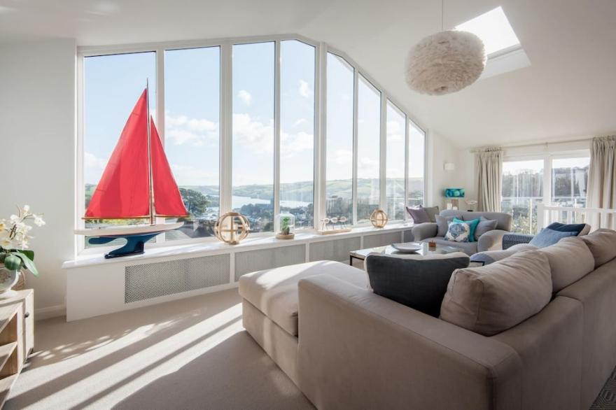 Treetops -  a beautiful & modern central Salcombe home with hot tub