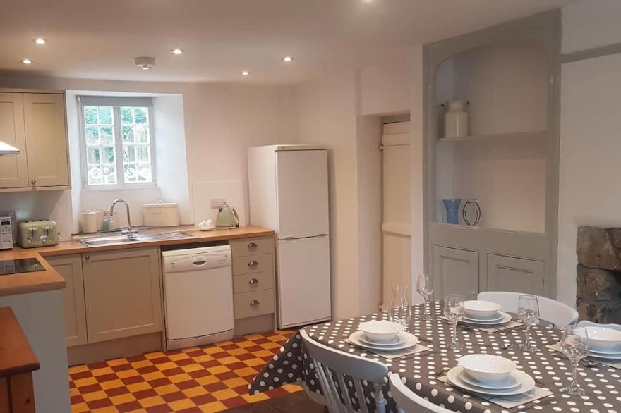 Pretty victorian cottage with loads of character, great for families