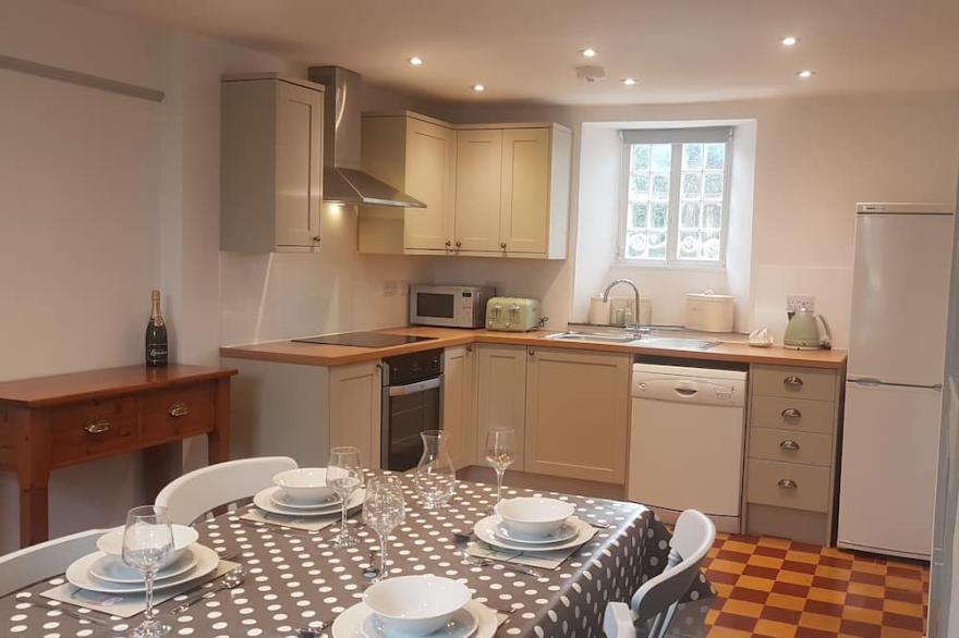 Pretty victorian cottage with loads of character, great for families