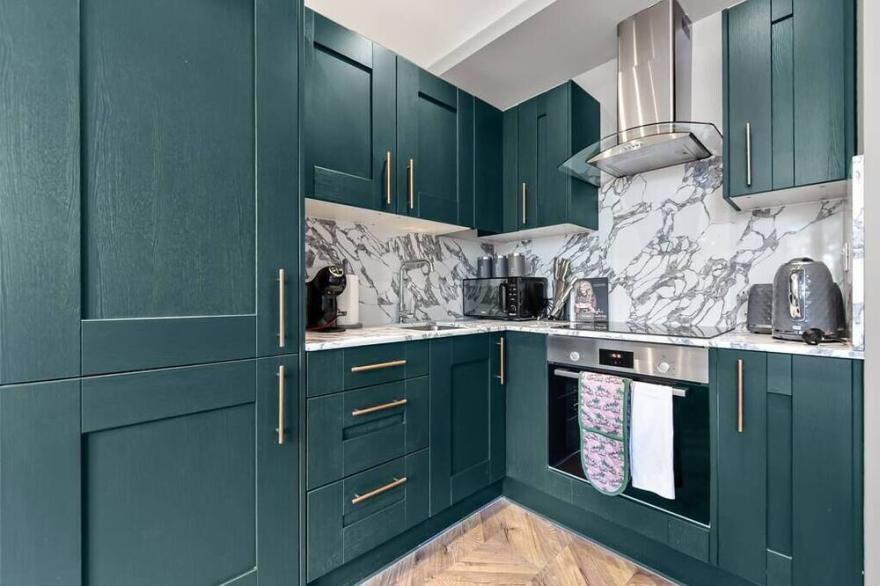 Lovely 2 BR with Grill