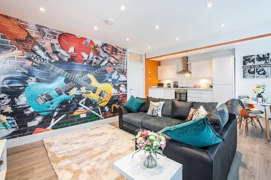 Beautiful, Modern 2-bedroom in Unbeatable Location