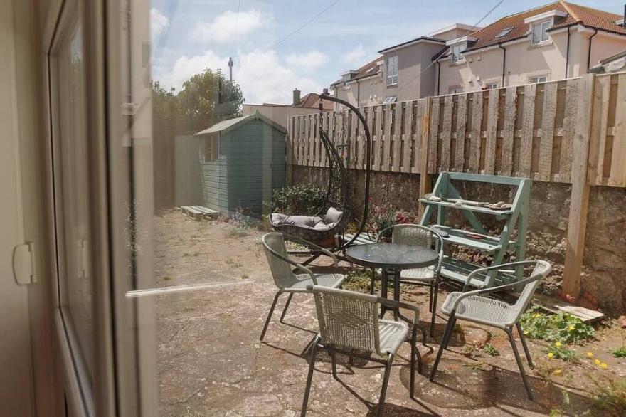 Lovely,Cosy Beachside Cottage 1 - Perfect Location