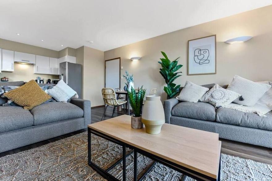 Gorgeous Flat | Perfect for Large Group or Family