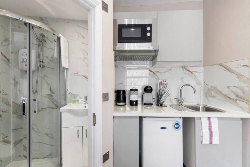 Brand New Stunning and Cosy Studio - Very Central
