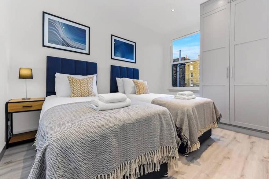 Huge, Brand-New Flat for Friends and Families!