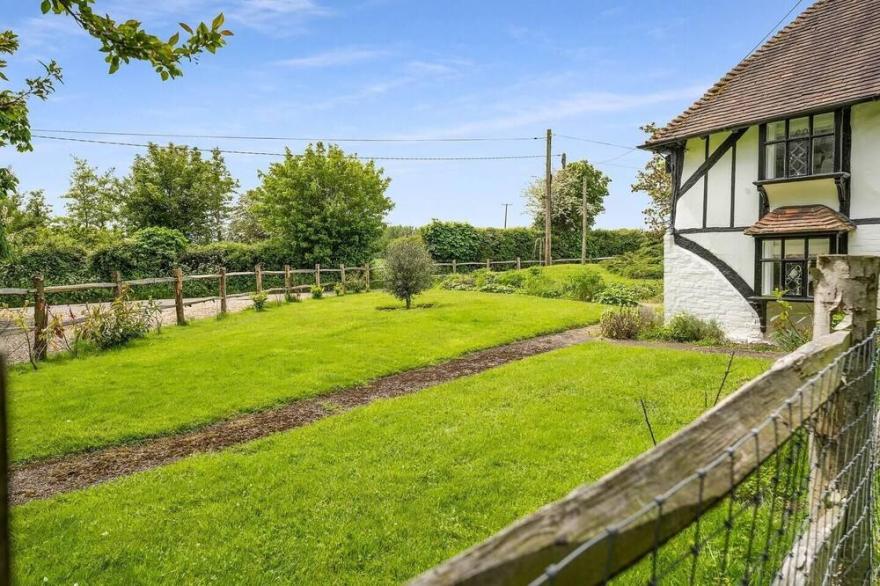 Charming, dog friendly countryside retreat