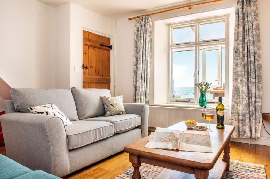 Drake- A Coastal Cottage with Hot Tub & Stunning Views