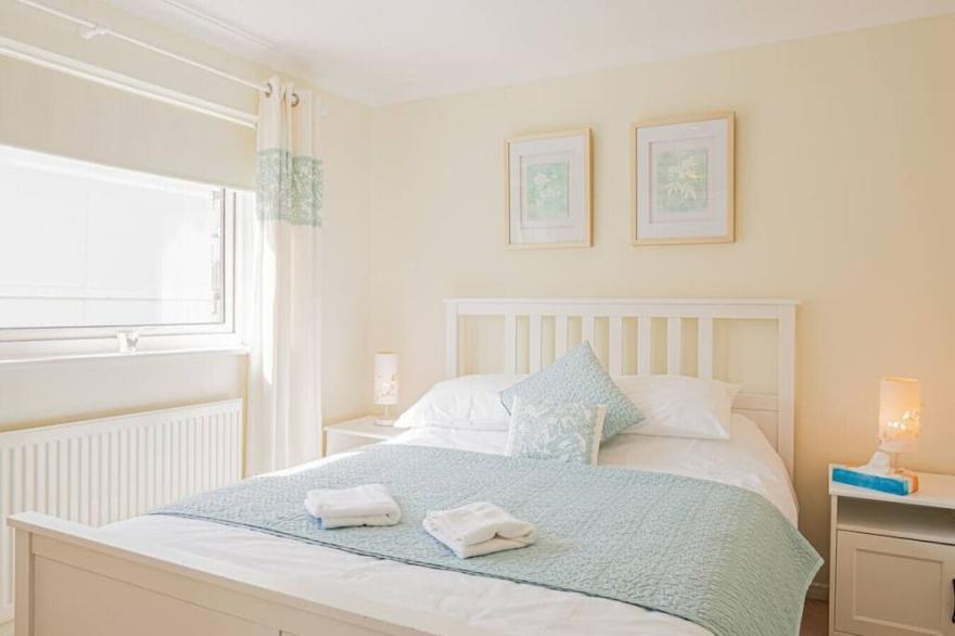 Central 2 Bed House with Garden and Free Parking!