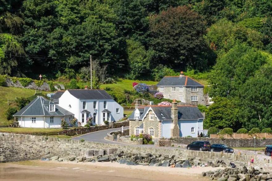 Cable Cottage -  a darling waterside cottage