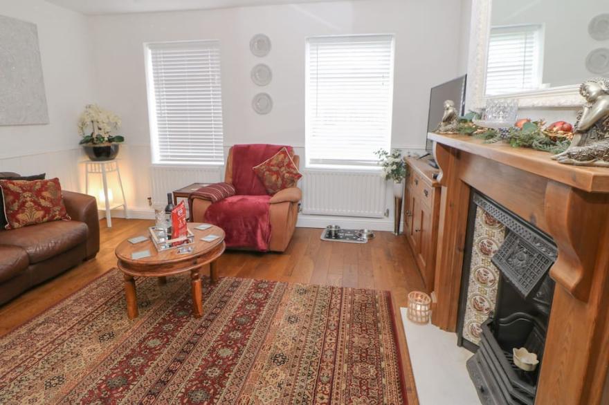 2 HARTBURN ROAD, pet friendly, with a garden in Tynemouth