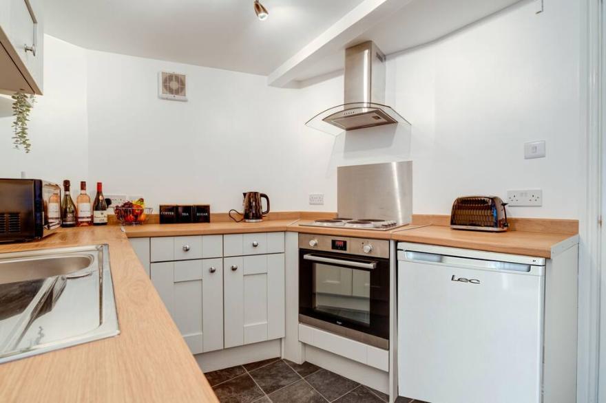 Queens Cabin South Bay 2 Bedroom Apartment